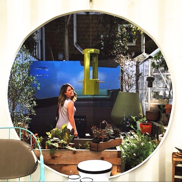 Meet your Posher, Megan - Picture 2 of 5